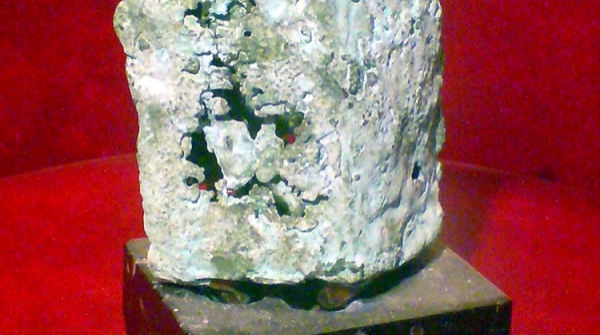 CAJITA DE PANDORA, bronce, 15 x 9 x 9 cm
