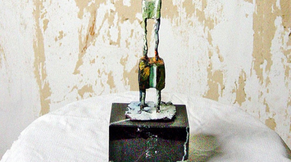 HOMBRE SILLA Nº 2, bronce, 28 x 8 x 8 cm