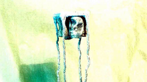 ARRIBA Y ABAJO, aluminio, 41 x 8 x 8 cm