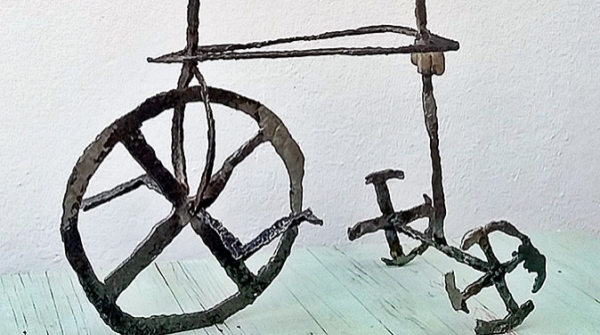 HELITRICLO, hierro fundido, 114 x 79 x 54 cm